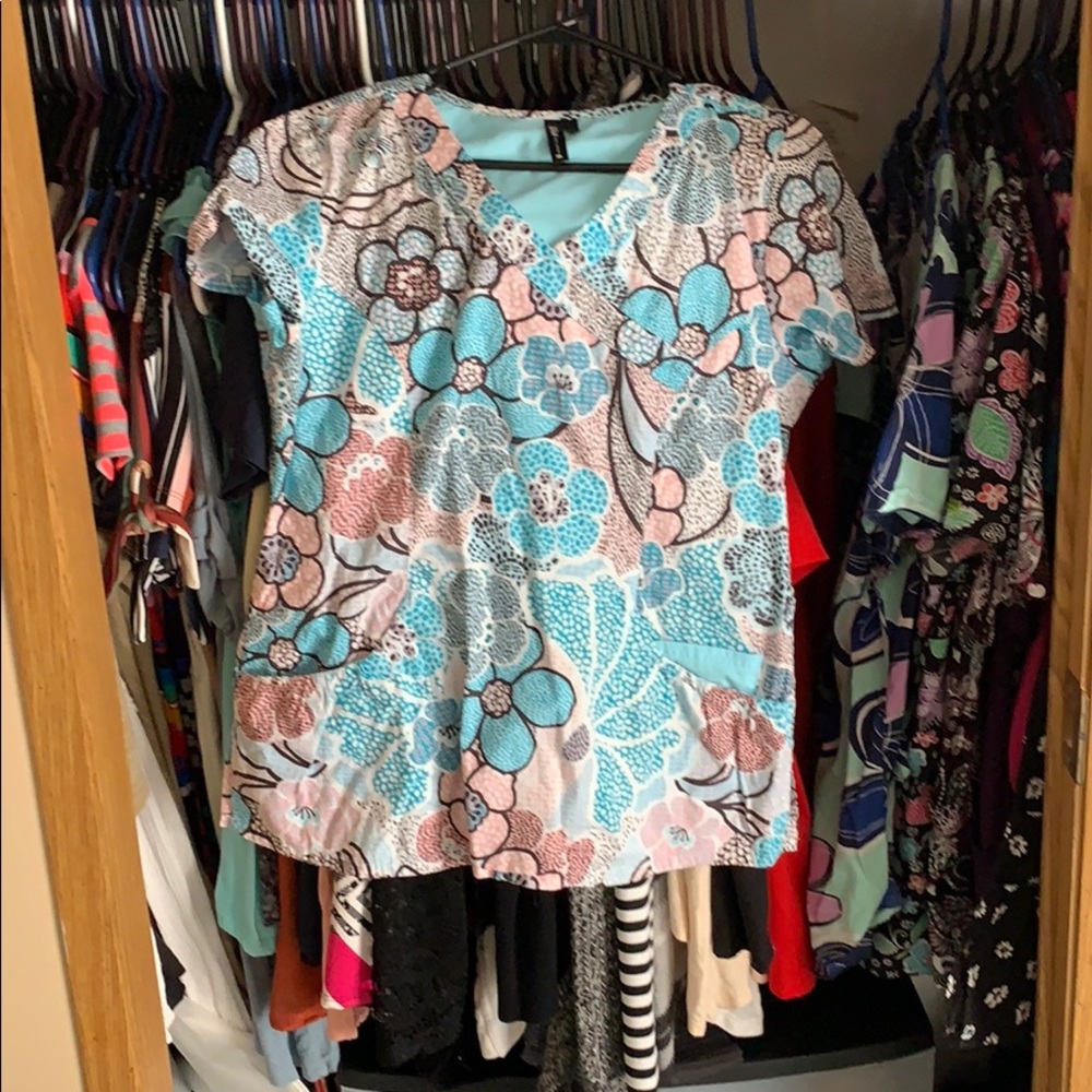 Scrub top